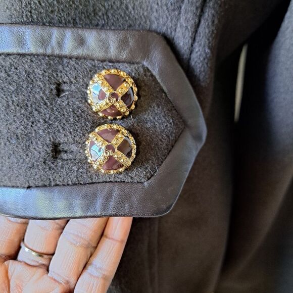 St John Coat  - Picture 15 of 17